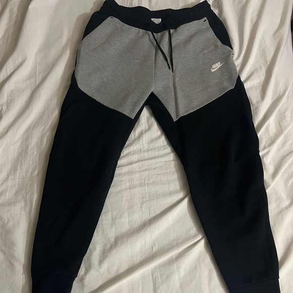 Nike tech fleece - Picture 1 of 3
